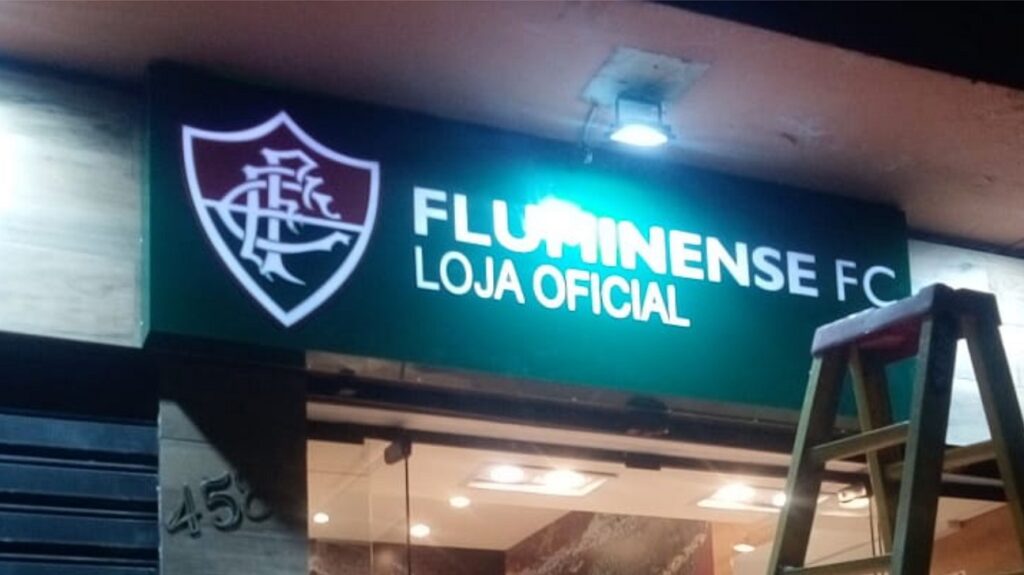 Letreiros: Backlight de acrílico iluminado por led internamente. - Fluminense