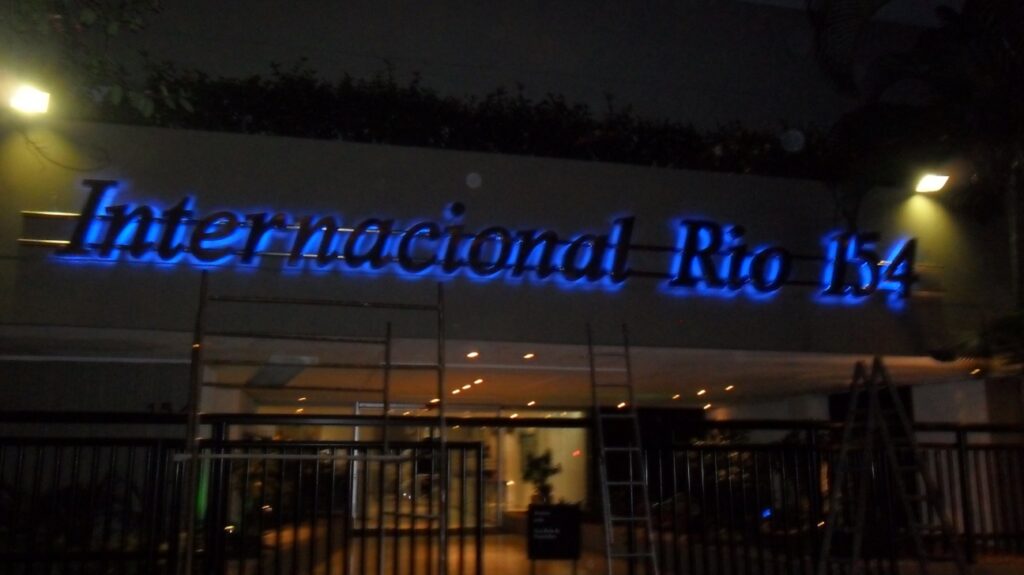 Letras de aço escovado