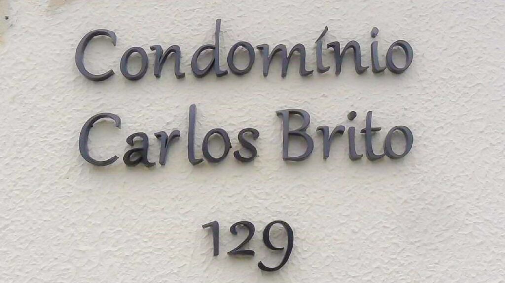 Letras de chapa galvanizada pintada: Condomínio